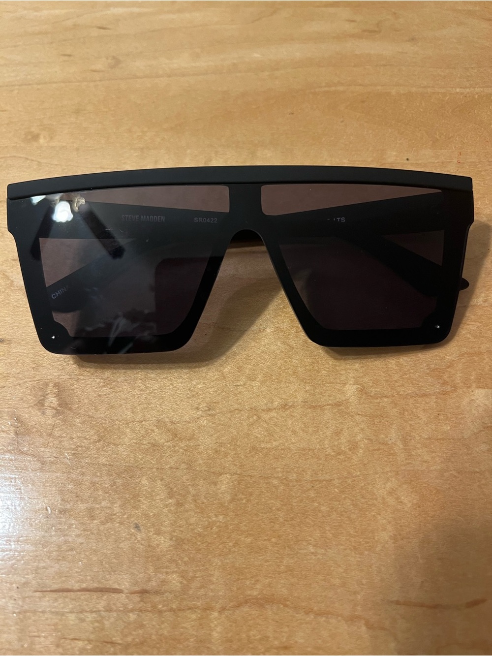 Steve Madden Black Sunglasses Temple Arm with Logo